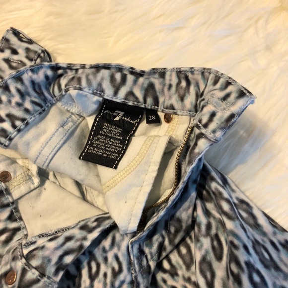 5[7ForAllMankind] White and Blue leopard ankle - Picture 7 of 7